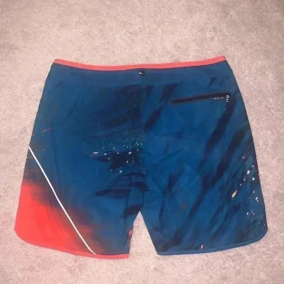 NWOT Quicksilver board shorts 38 - Picture 3 of 6